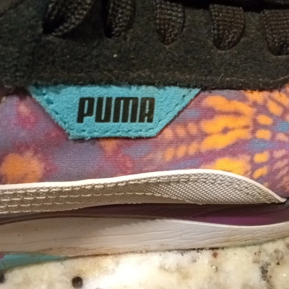Puma - Picture 3 of 5
